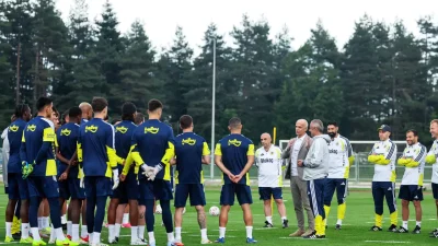 Yeni sezon hazırlıklarına fırtına gibi başlayan Fenerbahçe, yoğun geçen Topuk