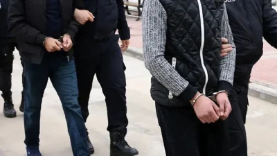 İstanbul’dan Ankara’ya uyuşturucu taşıdığı belirlenen bir otomobil, Sakarya’da düzenlenen nefes