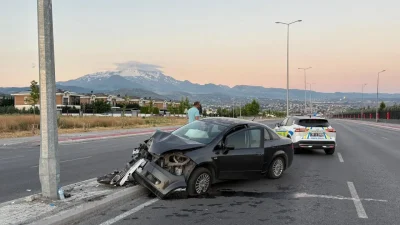 Kayseri’nin Melikgazi ilçesinde meydana gelen korkunç kazada, kontrolden çıkan bir