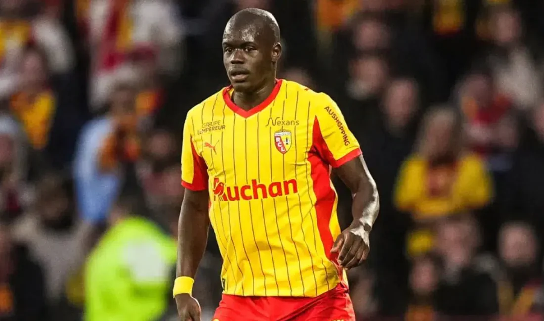 Yaz transfer döneminde Fenerbahçe’nin stoper adayları arasında gösterilen Malang Sarr,