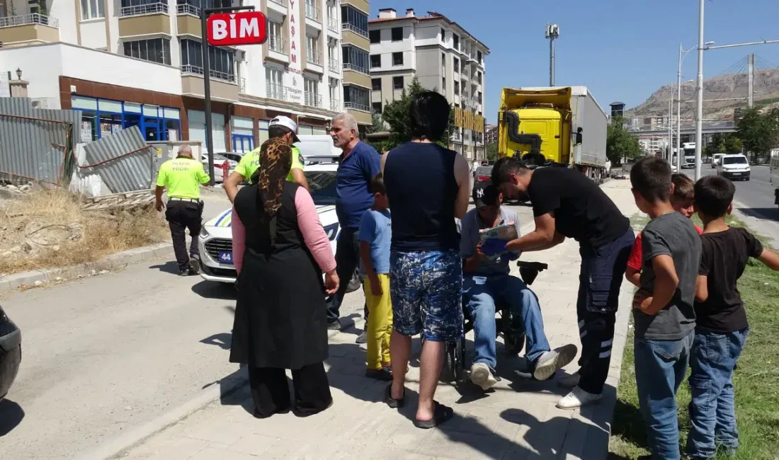 Malatya’da akülü tekerlekli sandalyesiyle ana yolda ters yöne ilerleyen engelli