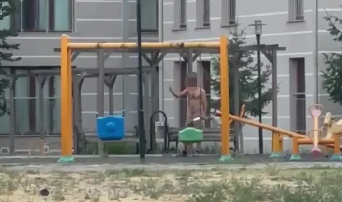Kocaeli’nin Gölcük ilçesinde bir çocuk parkında elindeki bıçakla cinnet getiren