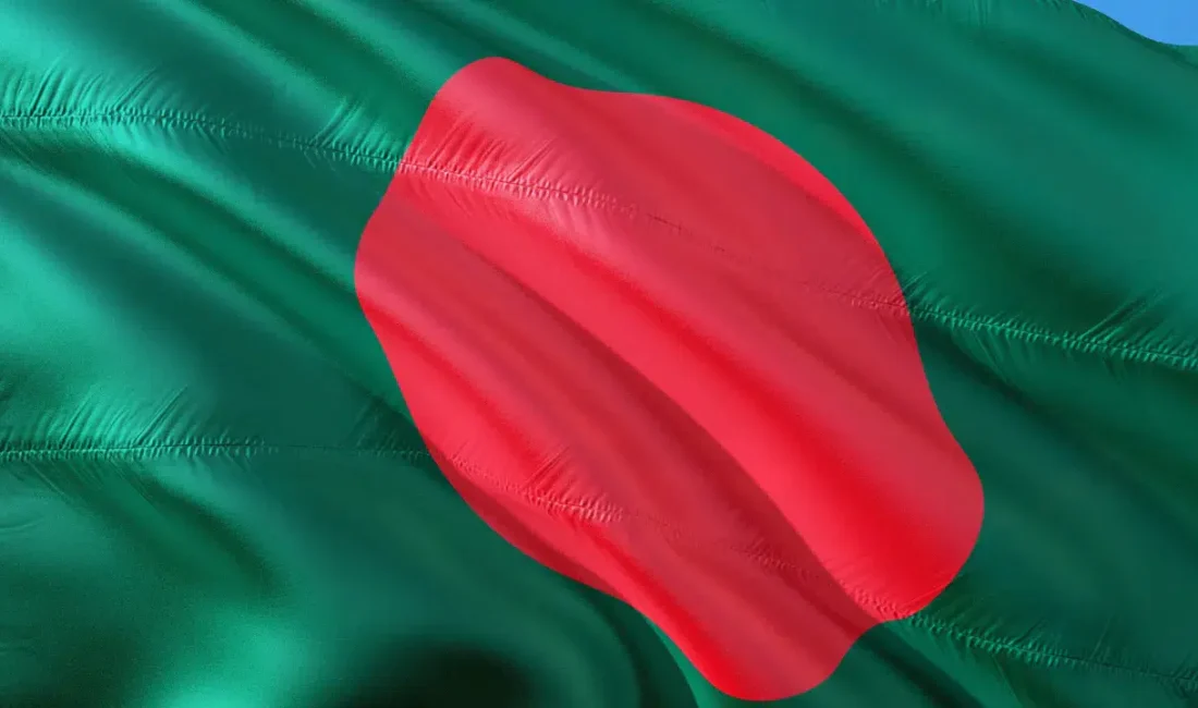 Bangladeş’te etkili olan şiddetli muson yağmurlarının yol açtığı sel ve