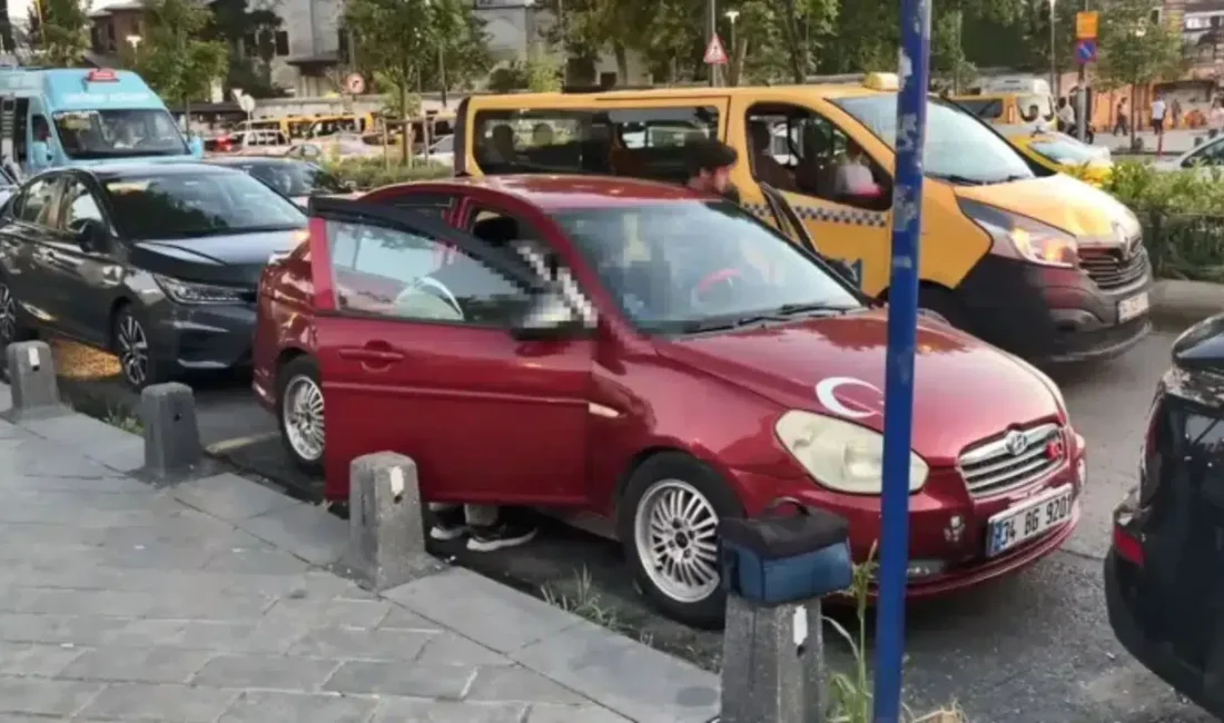 İstanbul Üsküdar’da park halindeki bir otomobilin içerisinde uzun süre hareketsiz