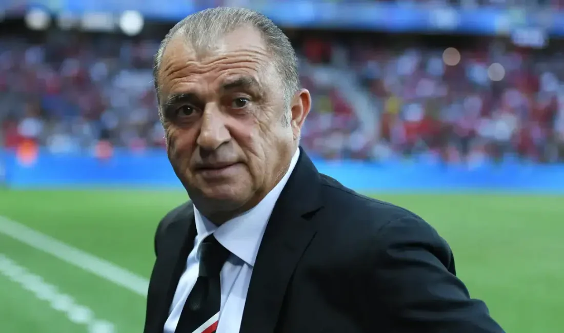 Galatasaray, kulüp tarihine hem futbolcu hem de teknik direktör olarak