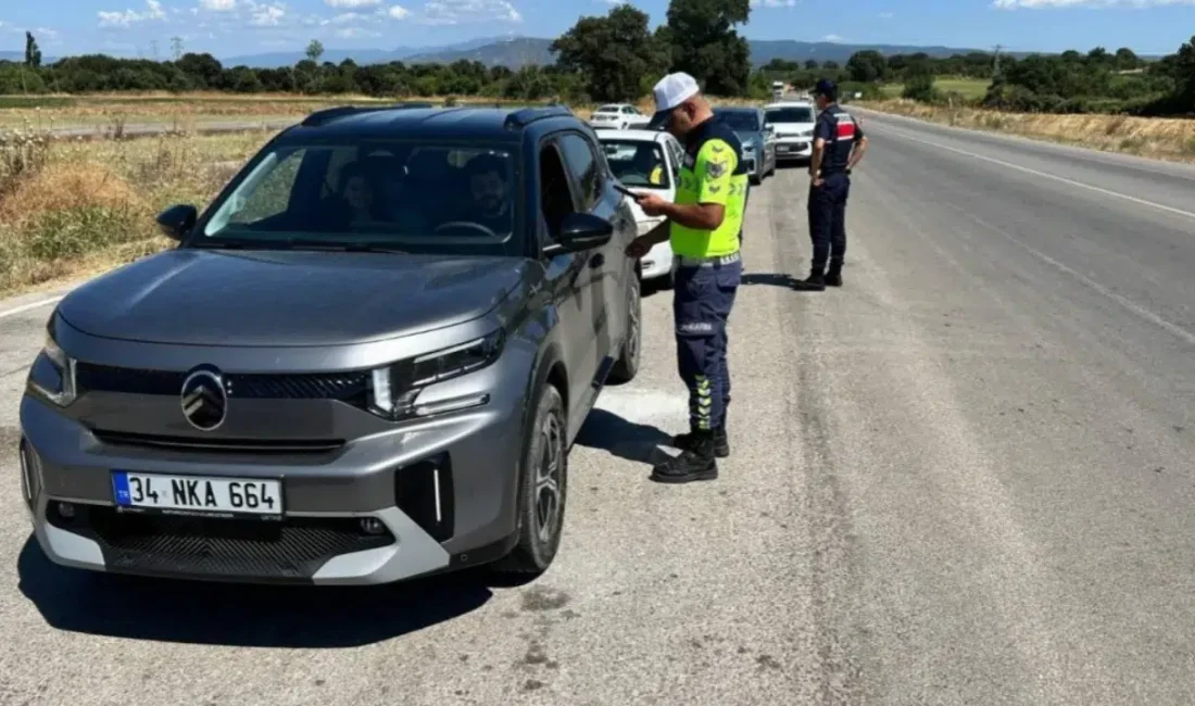 Çanakkale’de jandarma ekiplerinin gerçekleştirdiği geniş kapsamlı trafik denetimlerinde adeta kuş