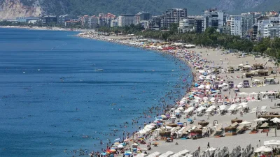 İstanbul genelinde aniden bastıran olumsuz hava koşulları ve dev dalgalar