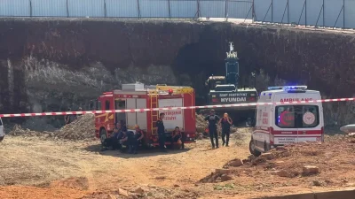 Denizli’nin Merkezefendi ilçesinde yapımı devam eden bir basketbol sahası inşaatında