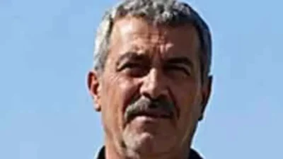 Adana’nın Kozan ilçesinde ineklerini sağmak amacıyla evinin yanındaki ahıra giren