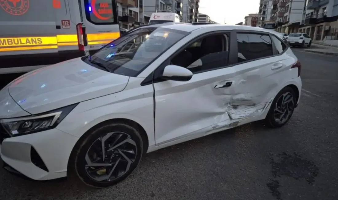 Bingöl’de iki otomobilin çarpışması sonucu meydana gelen feci trafik kazası
