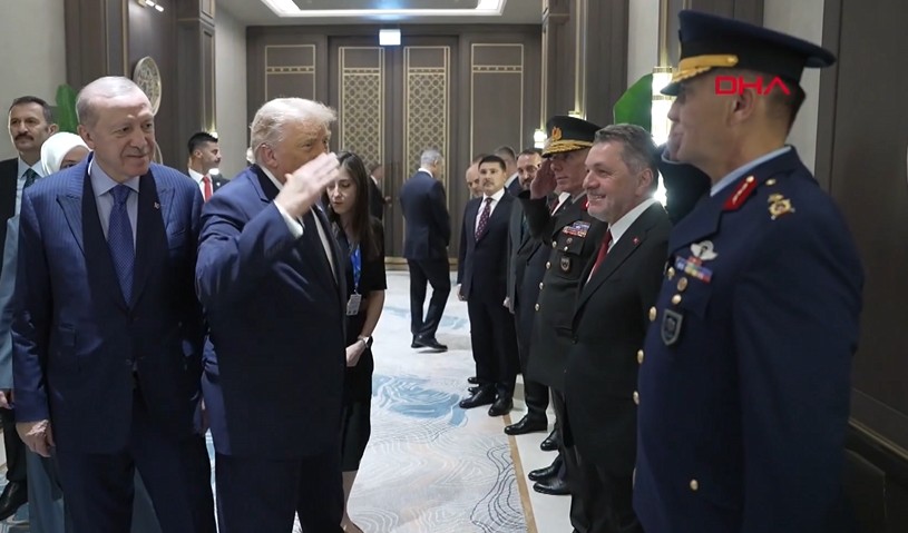 Cumhurbaşkanı Recep Tayyip Erdoğan tarafından resmi törenle karşılanan ABD Başkanı