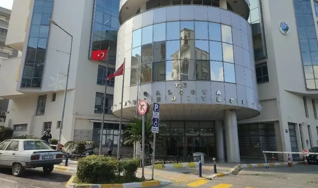 İzmir’de yürütülen geniş kapsamlı rüşvet soruşturmasında sıcak gelişmeler yaşanmaya devam
