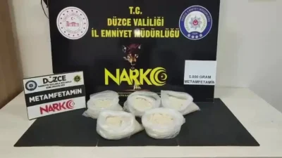 Düzce’de emniyet güçlerinin uyuşturucu tacirlerine yönelik gerçekleştirdiği dev operasyonda, piyasa