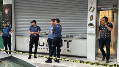 İstanbul Maltepe’de gün ortasında yaşanan dehşet anları esnafı ayağa kaldırdı.