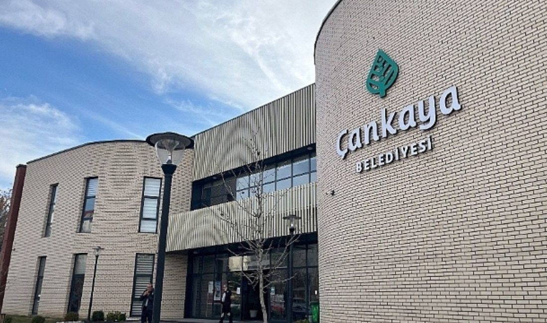 Ankara güne hareketli başladı. CHP’li Çankaya Belediyesi’ne yönelik şafak vakti
