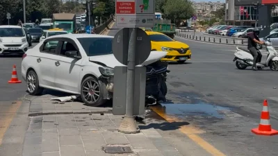 Gaziantep’te üç otomobilin karıştığı zincirleme trafik kazası kentte büyük bir