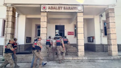 Tunceli merkezli 7 ilde gerçekleştirilen eş zamanlı siber dolandırıcılık operasyonunda,