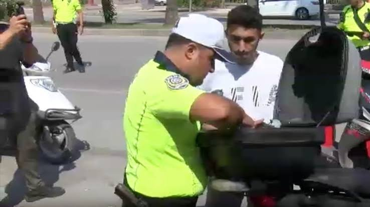 Adana’da polisin gerçekleştirdiği geniş kapsamlı motosiklet denetiminde kuralları hiçe sayan