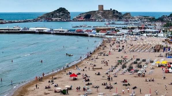 Yaz sıcaklarının bunalttığı İstanbul’da deniz sezonunu açmak isteyenler için beklenen