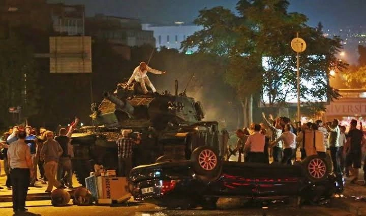 FETÖ’nün 15 Temmuz darbe teşebbüsü 10 yıl geçmesine rağmen ülke
