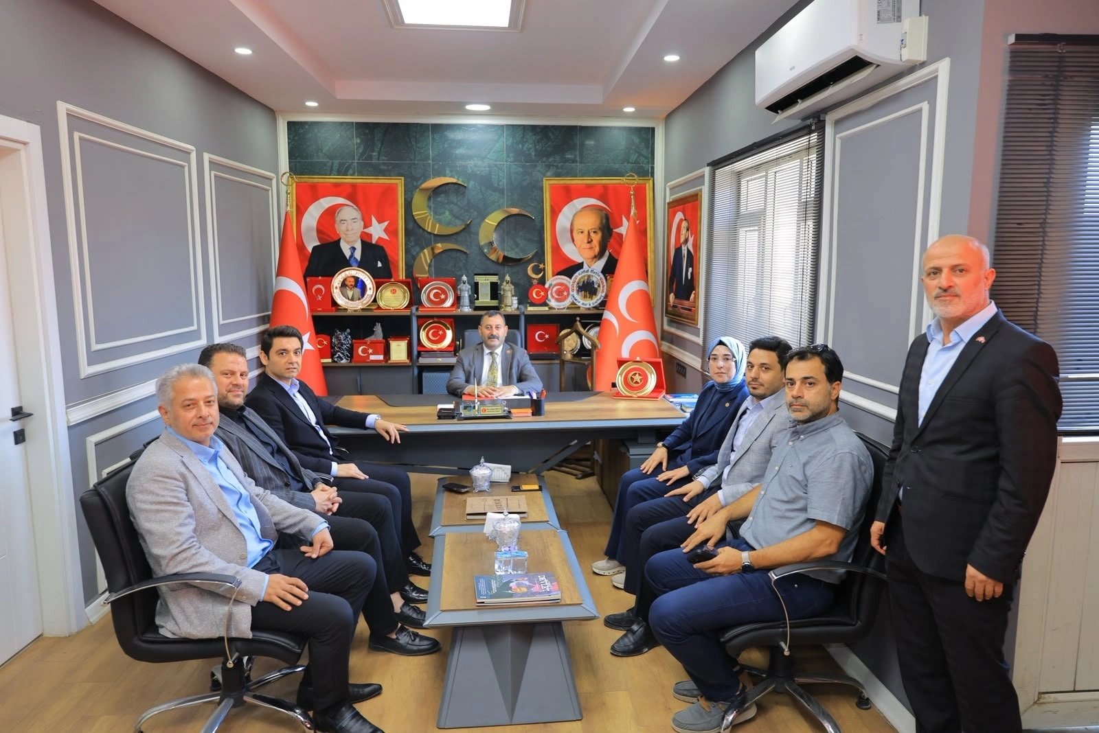 AK Parti Şanlıurfa Milletvekili Yazmacı'dan MHP İl Başkanı Mutlu'ya Hayırlı Olsun Ziyareti AK Parti Şanlıurfa Milletvekili Yazmacı'dan MHP İl Başkanı Mutlu'ya Hayırlı Olsun Ziyareti
