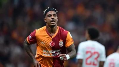 Yeni sezon transfer çalışmalarına hız kesmeden devam eden Galatasaray’da Mario