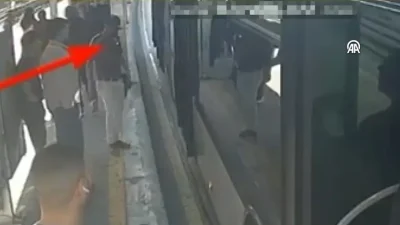 İstanbul’un en yoğun toplu taşıma hattı olan metrobüste yaşanan akılalmaz