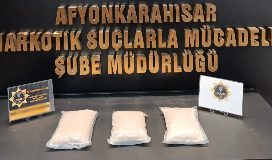 Afyonkarahisar’da emniyet güçlerinin şüphe üzerine durdurduğu bir minibüste yapılan aramalar,