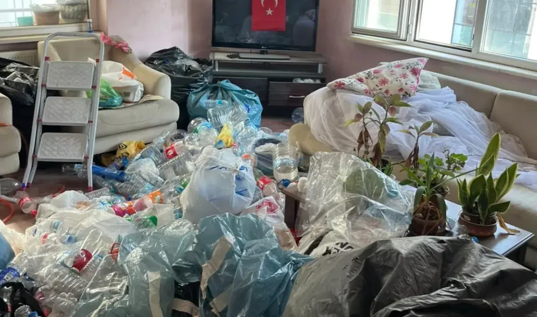 Bursa’nın Osmangazi ilçesinde ihbar üzerine harekete geçen belediye ekipleri, girdikleri
