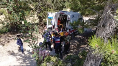 Bolu’nun Mudurnu ilçesinde geri manevra yapan bir traktörün sarsılması sonucu