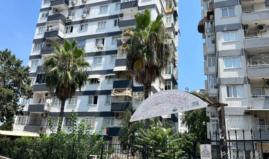 Adana’da yabancı uyruklu bir şahsın, tartıştığı eşine çekiç ve bıçakla