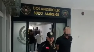 İzmir’de internet siteleri üzerinden sahte 0850’li hatlar alarak kendilerini ünlü