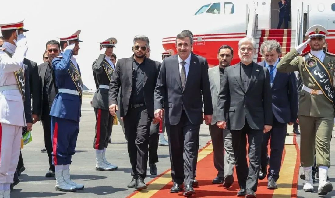 Cumhurbaşkanı Yardımcısı Cevdet Yılmaz, İran’ın başkenti Tahran’da yeni Cumhurbaşkanı Mesud
