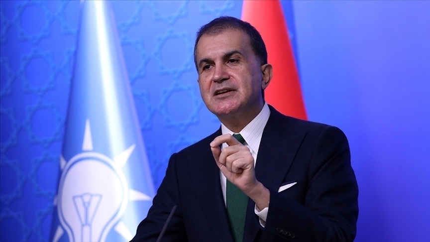 İstanbul’da özel bir üniversitenin mezuniyet töreninde Kur’an-ı Kerim’den bir ayetin