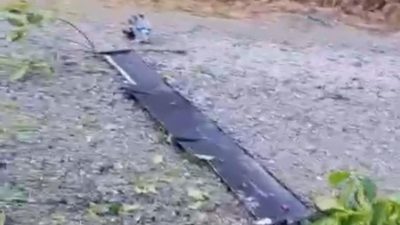 Trabzon’un Vakfıkebir ilçesinde sabahın erken saatlerinde büyük bir gürültüyle yola