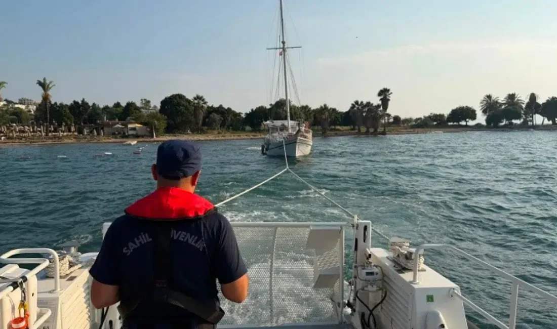 Aydın’ın gözde turizm merkezi Kuşadası’nda denizin ortasında can pazarı yaşandı.