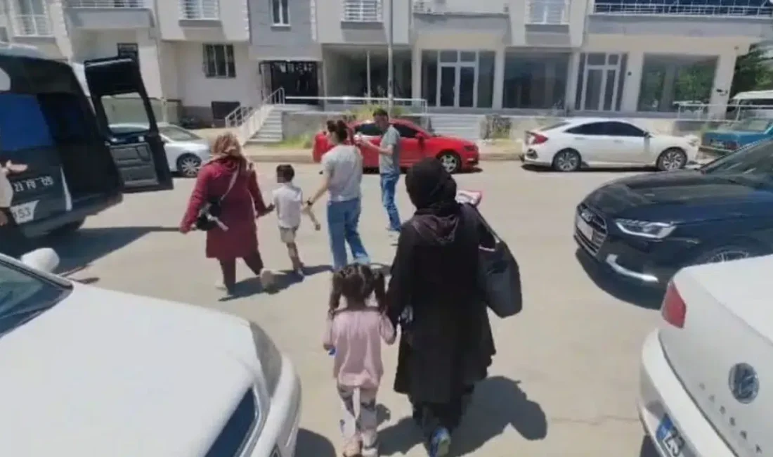 Elazığ’da zabıta ekiplerinin duygu istismarcılarına yönelik düzenlediği operasyonda yakalanan ve