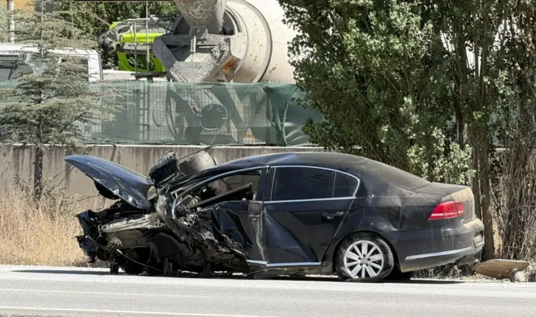 Ankara’nın Mamak ilçesinde meydana gelen feci trafik kazasında adeta can