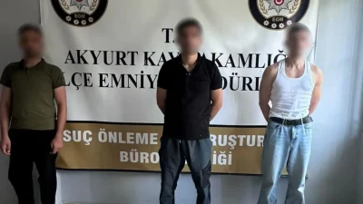 Ankara’nın Akyurt ilçesinde zehir tacirlerine yönelik düzenlenen nefes kesen operasyonda,