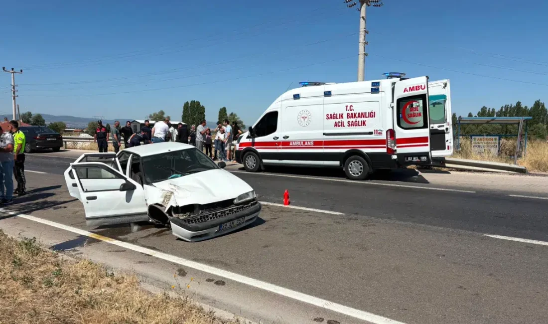 Afyonkarahisar’da kontrolden çıkan bir otomobilin bariyerlere adeta ok gibi saplanması
